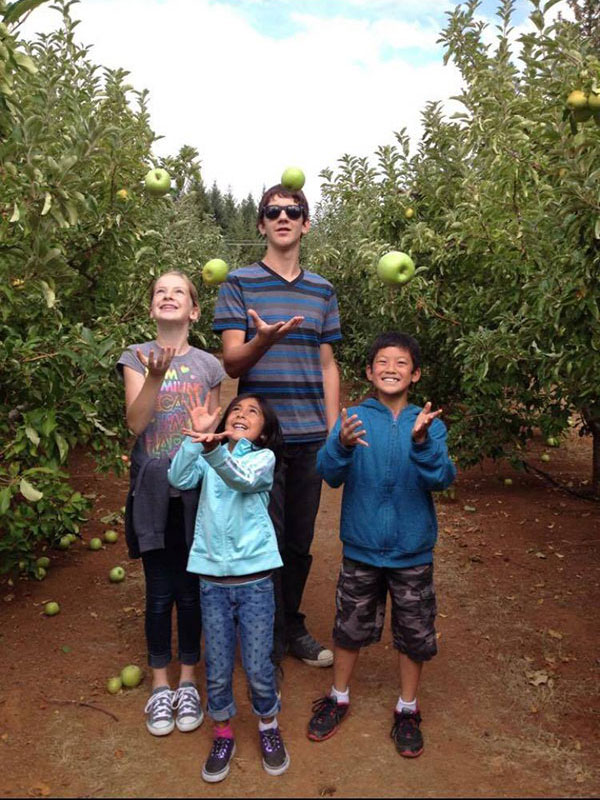 Fruit Picking with Kids in Sacramento | Fresh produce (fruits and vegetables) at a local farm