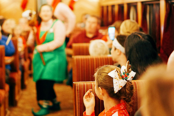 Best places to see Santa for breakfast in Sacramento - Magical Christmas Train