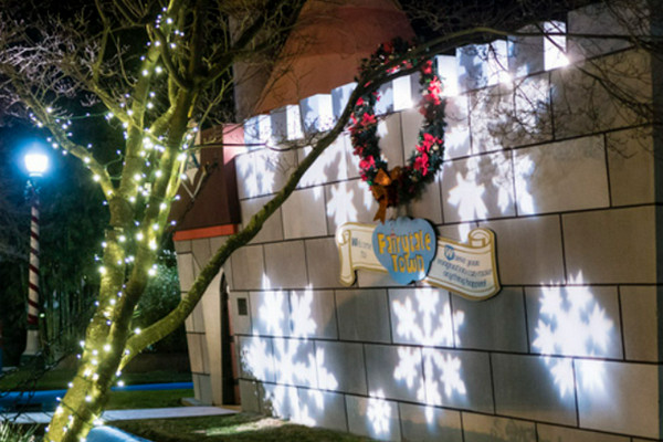 Best places to see Santa in Sacramento- Winter Wonderland