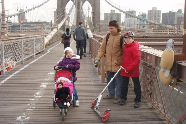 Fun things to do with kids in New York - Brooklyn Bridge