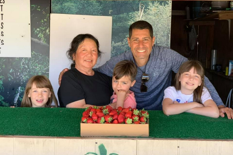 Fruit Picking With Kids In Sacramento - Green Valley Family Farms