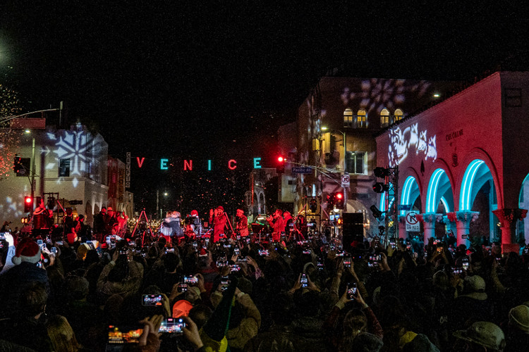 Holiday lights events in Los Angeles - 11th Annual Holiday Lighting of the Venice Sign