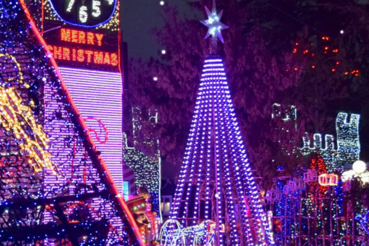 Holiday events - Christmas Tree Lane Fresno