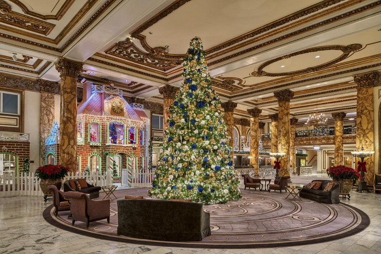 Places to see Christmas Lights in San Francisco - Fairmont Gingerbread House
