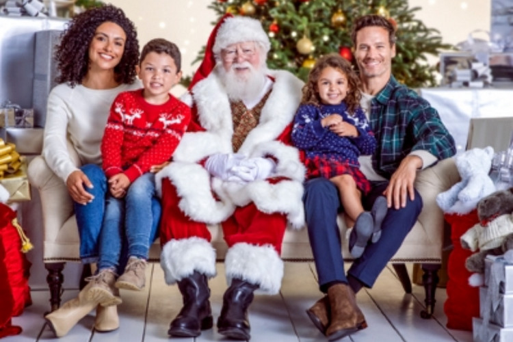 Best places to see Santa events in San Jose this holiday season - Santa Photo Experience