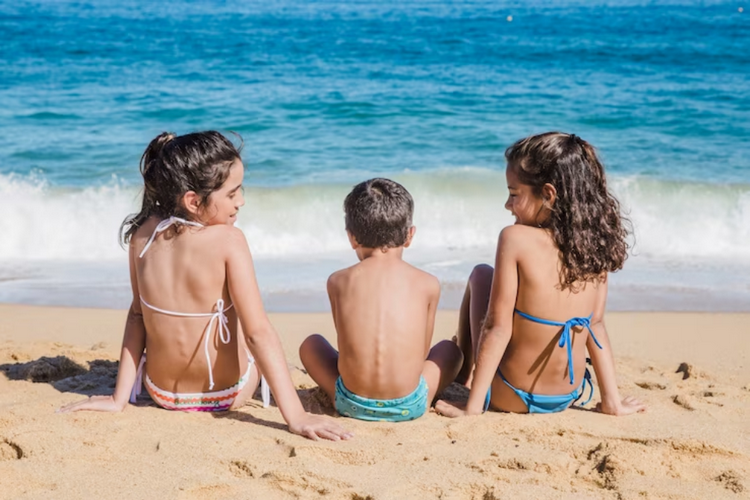 Best kid-friendly beaches in San Diego - Moonlight State Beach
