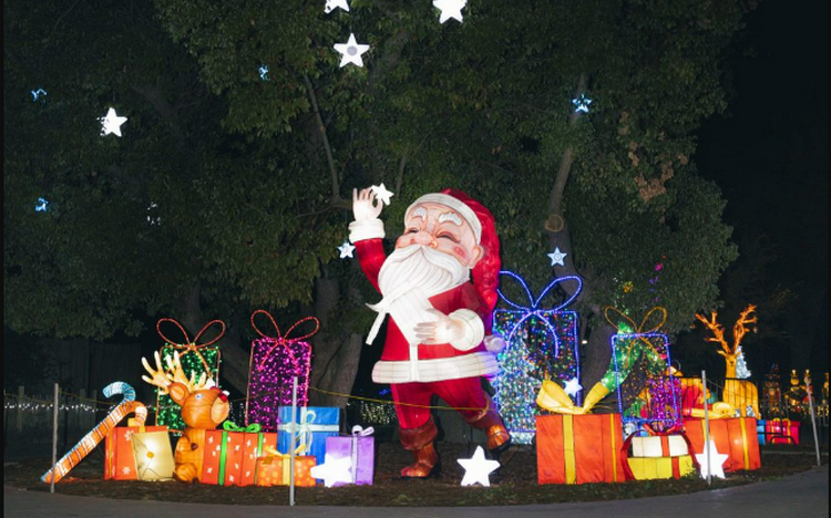 Best places and events to see Santa in Fresno this holiday season - A Holiday Spectacular
