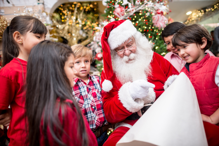 Finding Santa This Holiday Season in Los Angeles